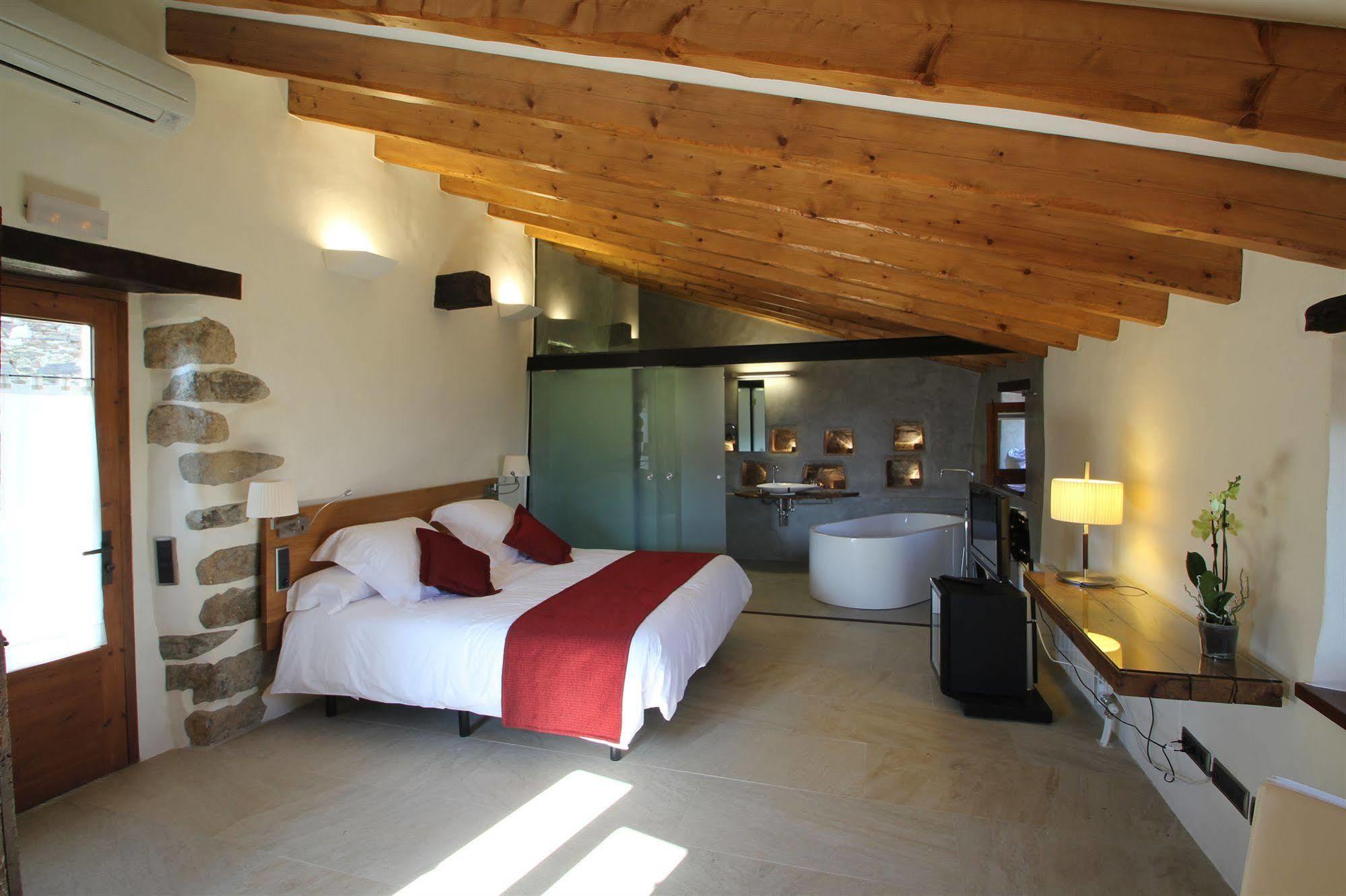 Hotel Can Cuch Canoves Ngoại thất bức ảnh