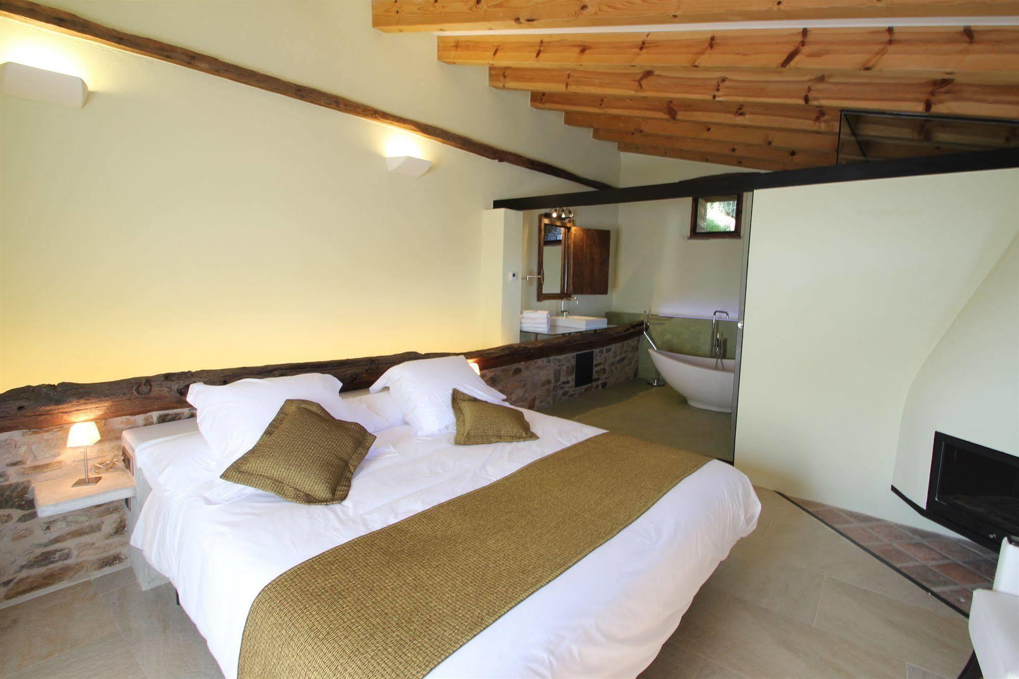 Hotel Can Cuch Canoves Ngoại thất bức ảnh